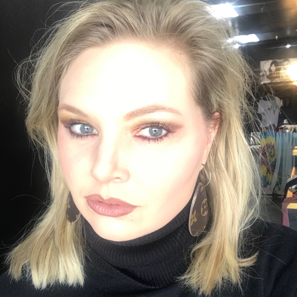 Meet your Posher, Amy